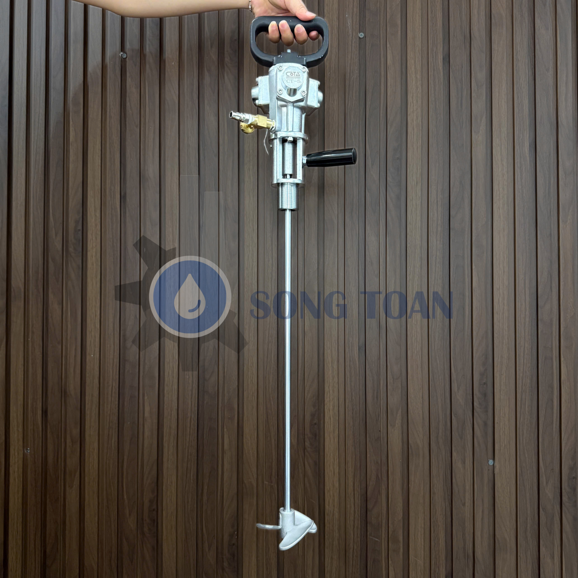 MÁY KHUẤY CẦM TAY 1/8 HP THÙNG 20-30 LÍT